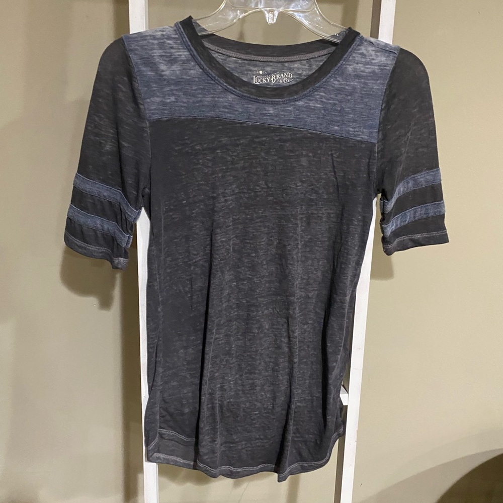 Lucky Brand Charcoal Tee- Womens XS - Picture 2 of 7